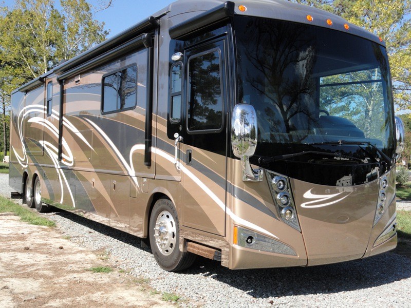 2011 Winnebago Tour 42QD -001