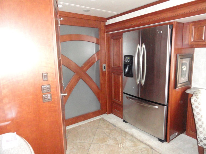 2011 Winnebago Tour 42QD -010