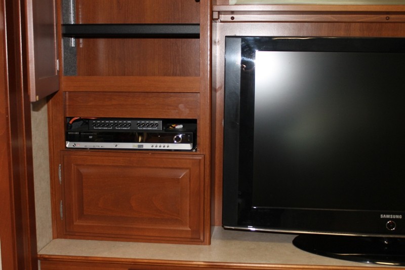 2008 Fleetwood Discovery 40X -019