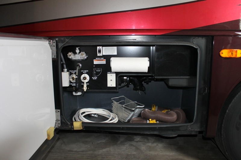 2008 Fleetwood Discovery 40X -033