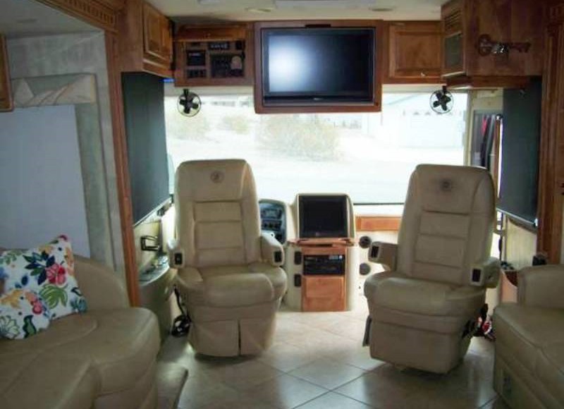 2008 Tiffin Phaeton 42QRH - 002