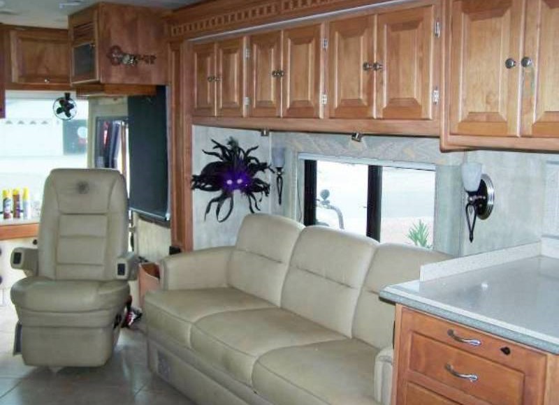 2008 Tiffin Phaeton 42QRH - 003