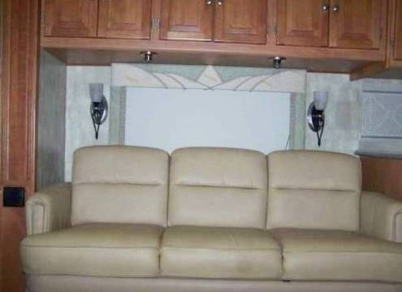 2008 Tiffin Phaeton 42QRH - 004