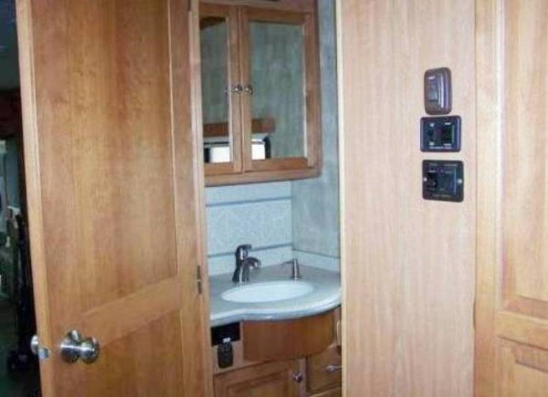 2008 Tiffin Phaeton 42QRH - 015