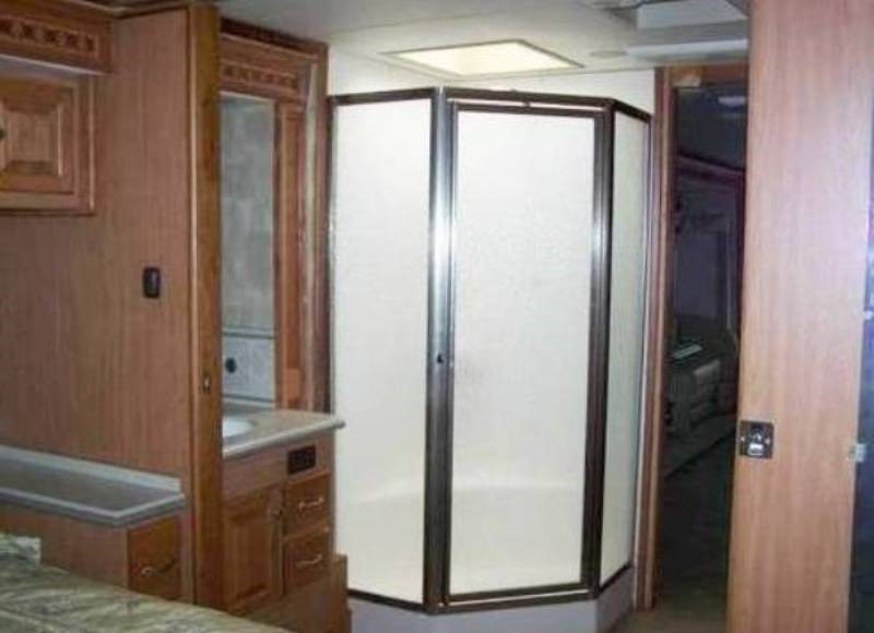 2008 Tiffin Phaeton 42QRH - 017