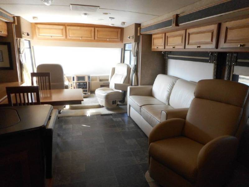 2013 Winnebago Itasca Sunova 33C - 003