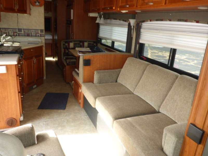 2011 Monaco Monarch 33SFS - 010