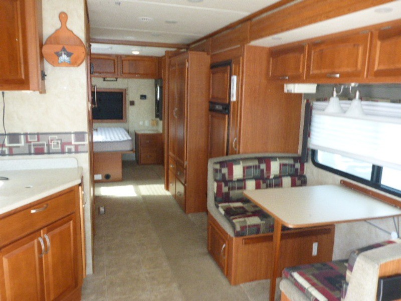 2011 Monaco Monarch 33SFS - 014