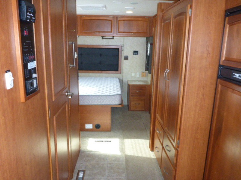 2011 Monaco Monarch 33SFS - 016