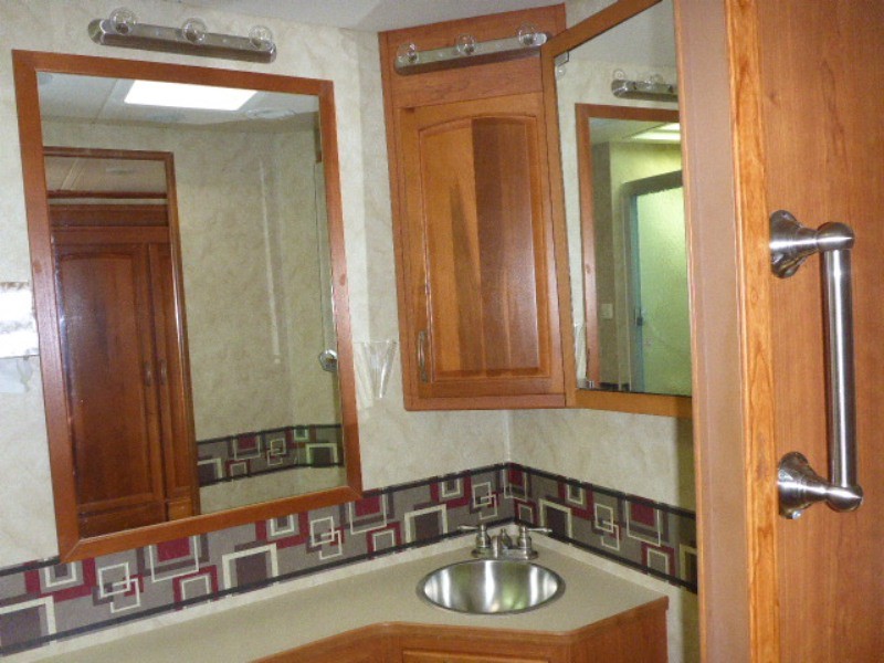 2011 Monaco Monarch 33SFS - 017