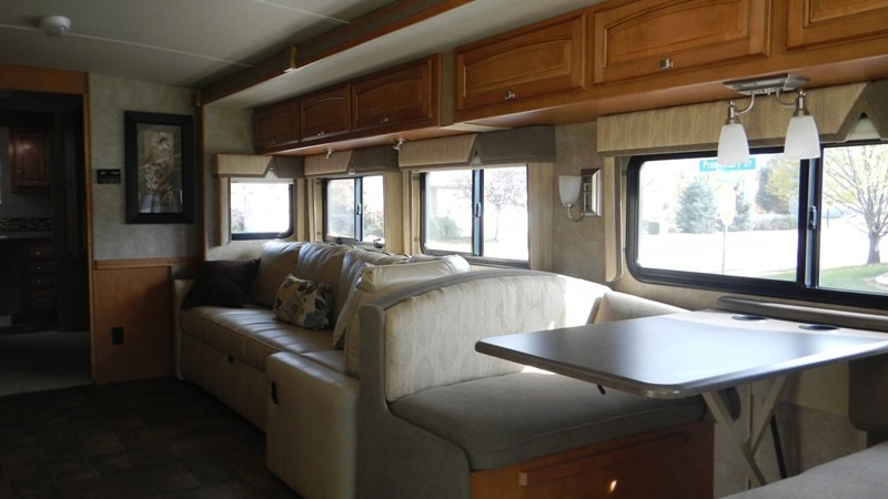 2013 Winnebago Vista 35F - 005