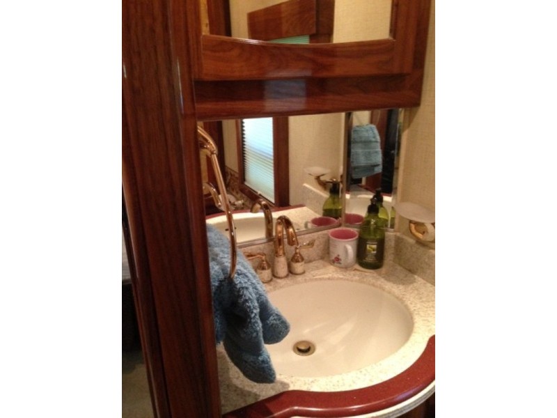 2004 Beaver Marquis 40 RUBY - 009