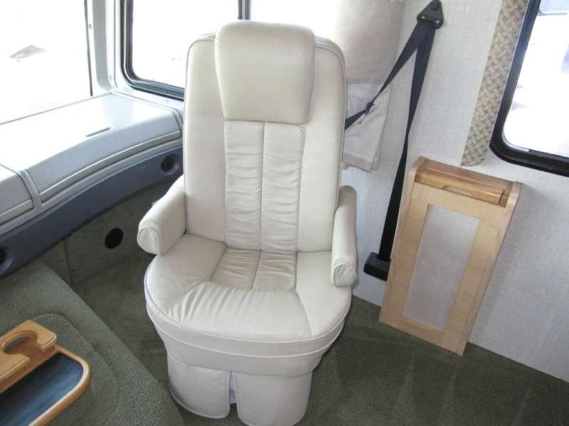 2005 Fleetwood Southwind 32VS -009