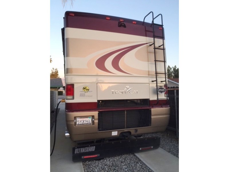 2006 National RV Tropical - 003