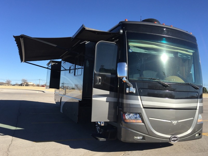 2008 Fleetwood Discovery 39R - 003