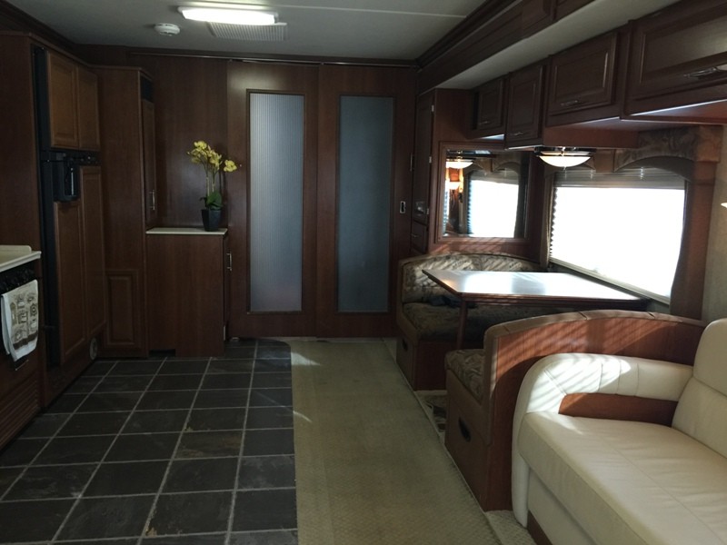 2008 Fleetwood Discovery 39R - 008