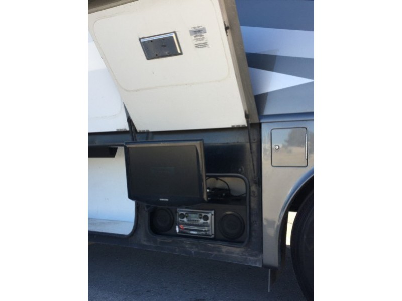 2008 Fleetwood Discovery 39R - 022