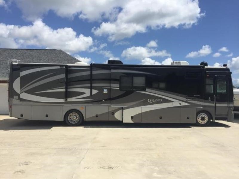 2008 Fleetwood Discovery 40X - 001