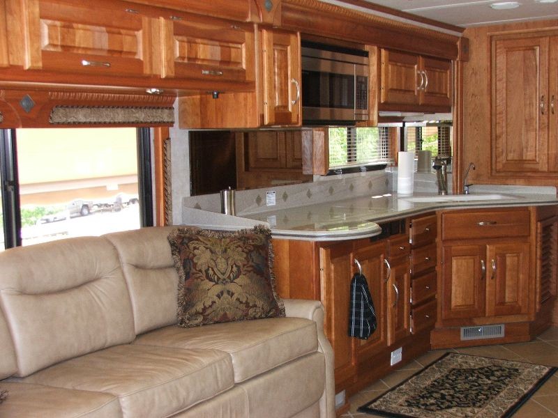 2004 Monaco Windsor 40PST - 002