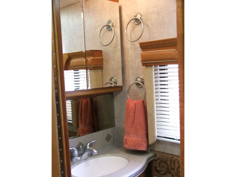 2004 Monaco Windsor 40PST - 006