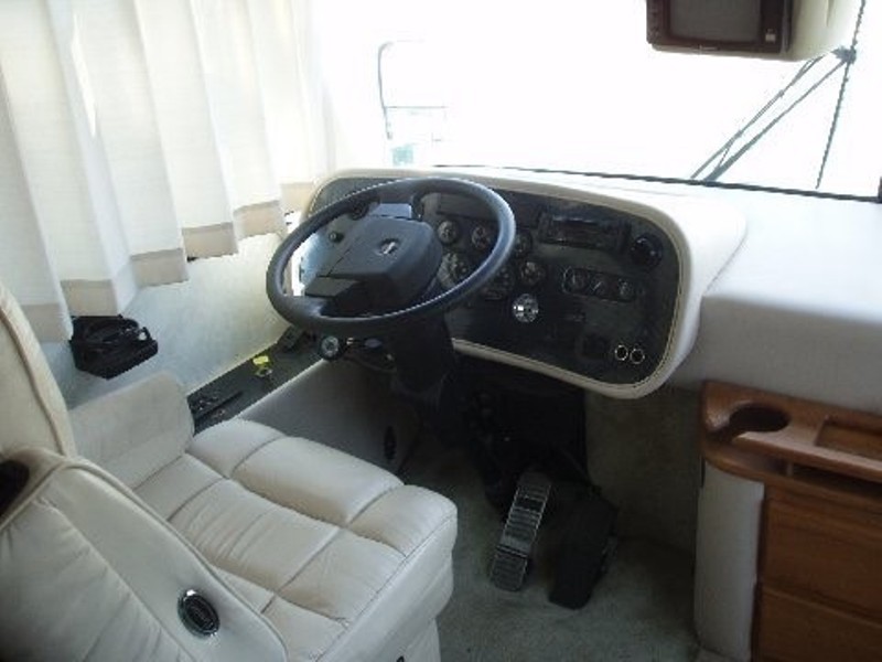 2002 Tiffin Allegro Bus - 009