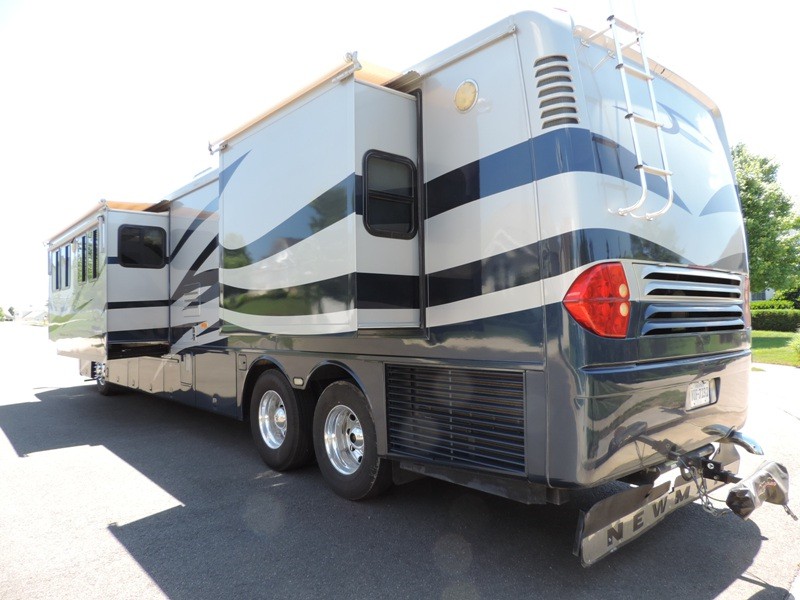 2004 Newmar Mountain Aire 4301 - 002