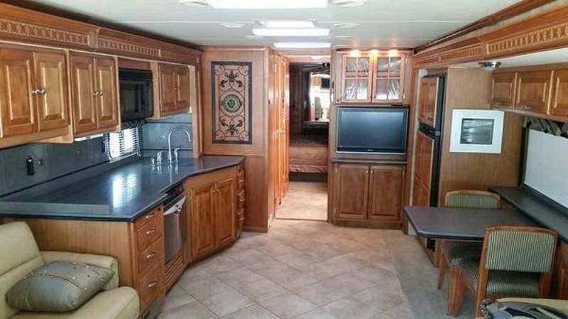 2008 Tiffin Phaeton 42QRH - 006