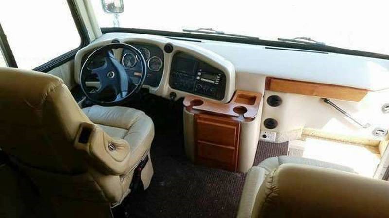 2008 Tiffin Phaeton 42QRH - 010