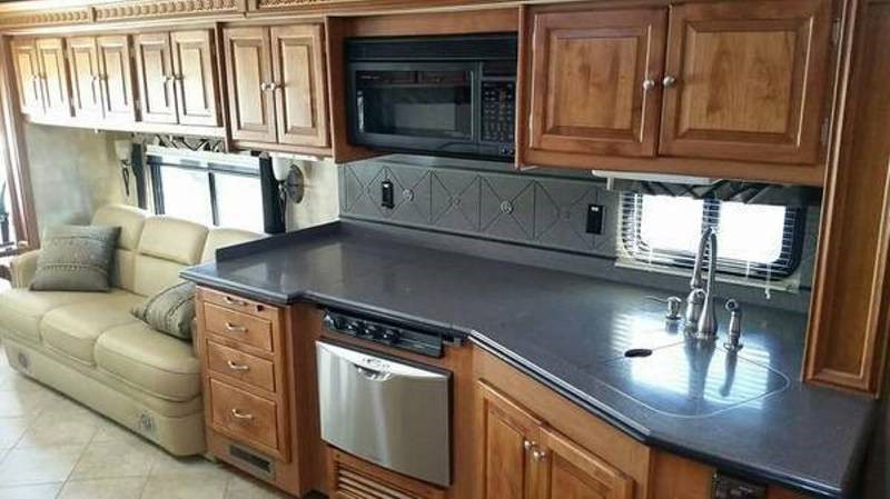 2008 Tiffin Phaeton 42QRH - 011