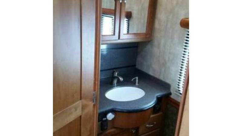 2008 Tiffin Phaeton 42QRH - 016