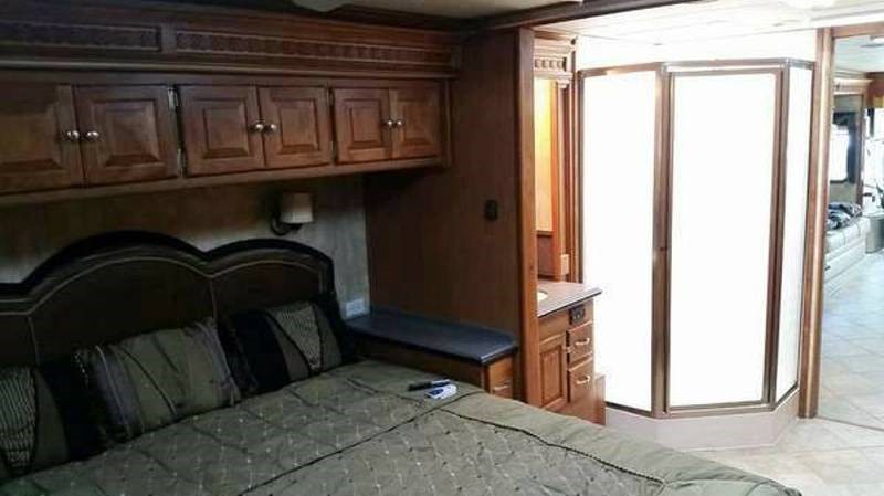 2008 Tiffin Phaeton 42QRH - 020