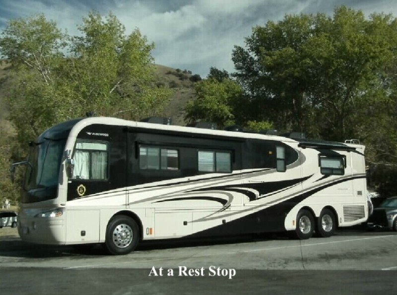 2007 Fleetwood Revolution 42N - 002