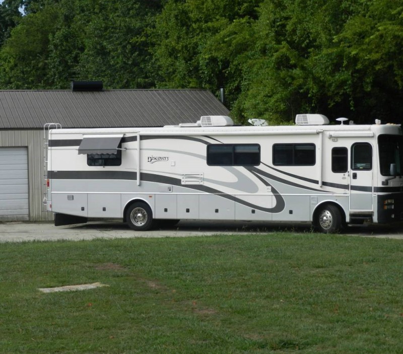 2002 Fleetwood Discovery 38D - 001
