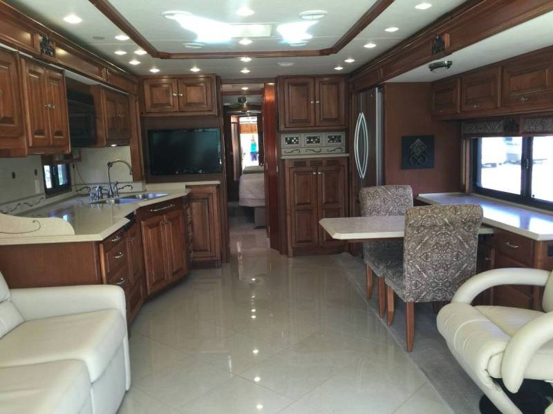 2012 Tiffin Phaeton 40QTH - 005