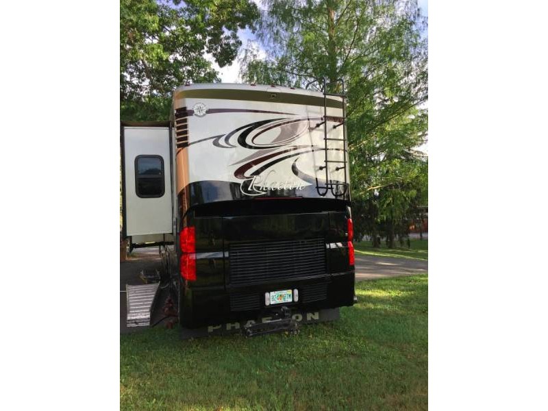 2012 Tiffin Phaeton 40QTH - 024