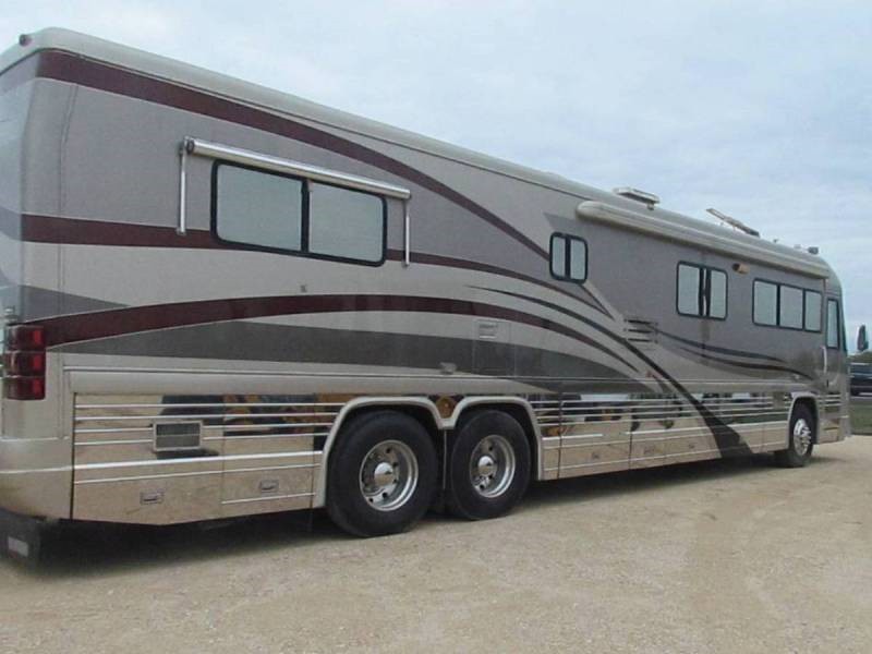 2002 Country Coach Affinity  - 001