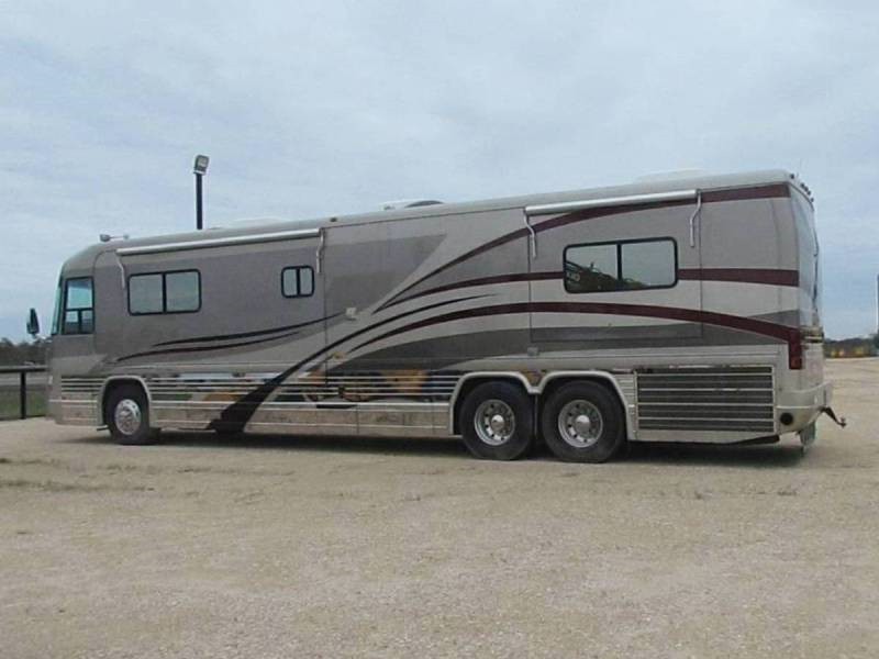2002 Country Coach Affinity  - 002