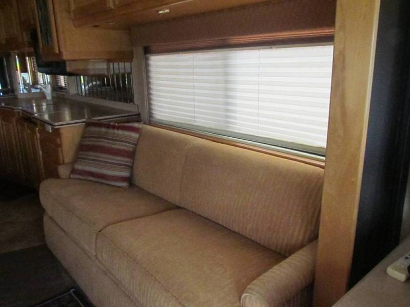 2002 Country Coach Affinity  - 009