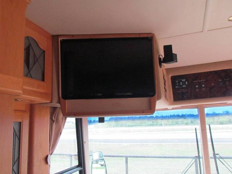 2002 Country Coach Affinity  - 011