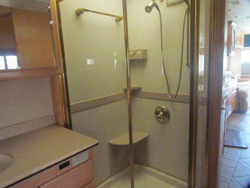 2002 Country Coach Affinity  - 015