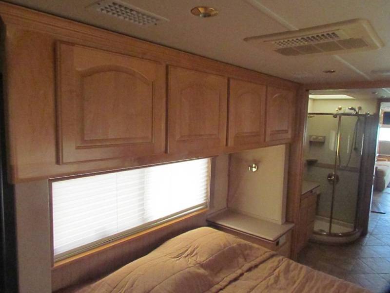 2002 Country Coach Affinity  - 019