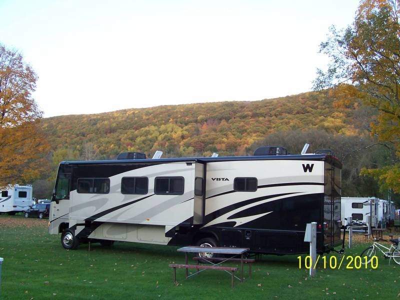 2011 Winnebago Vista 35F - 001