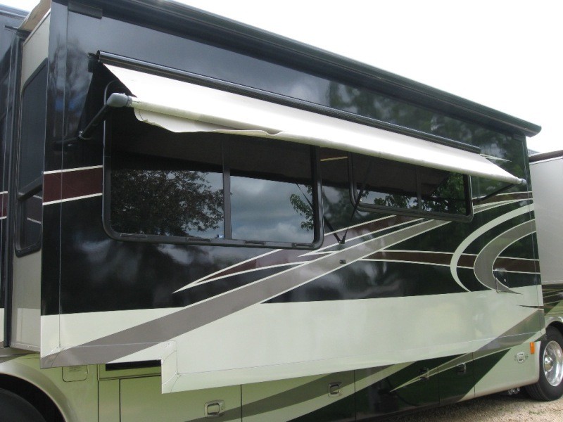 2009 Tiffin Phaeton 42QRH - 011