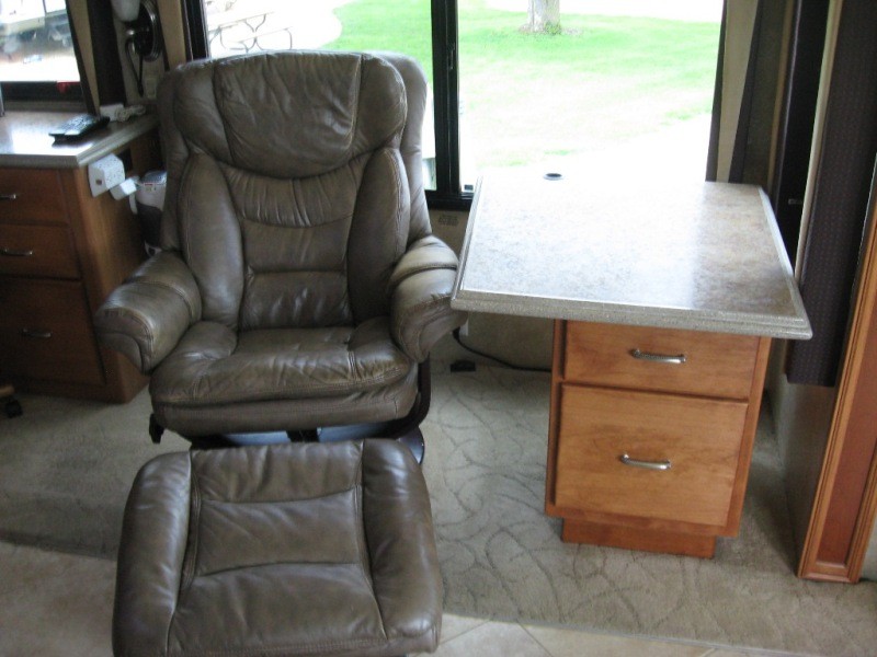 2009 Tiffin Phaeton 42QRH - 016