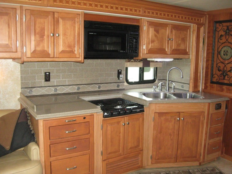 2009 Tiffin Phaeton 42QRH - 019