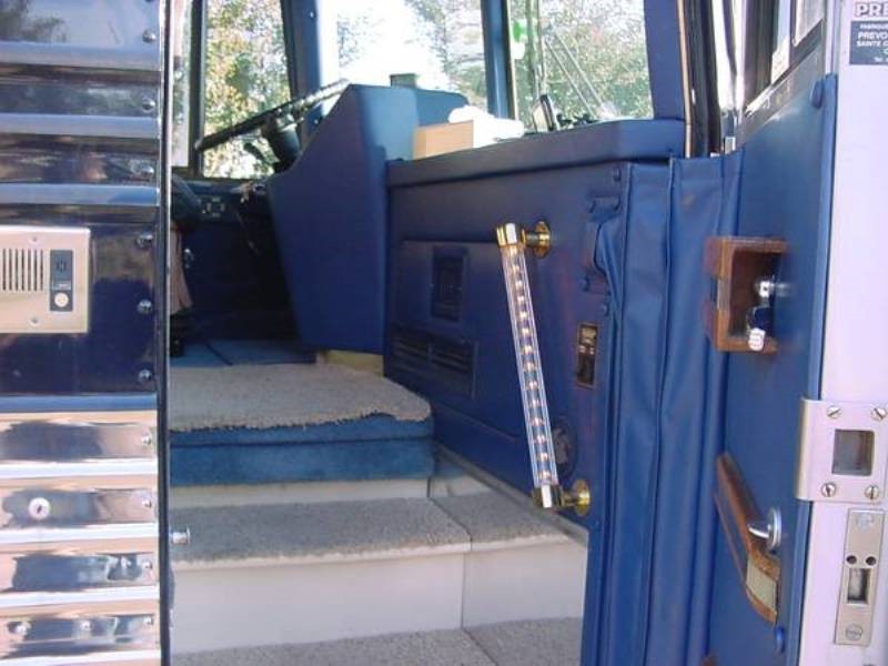1993 Prevost Vogue Mitchell Conversion - 003