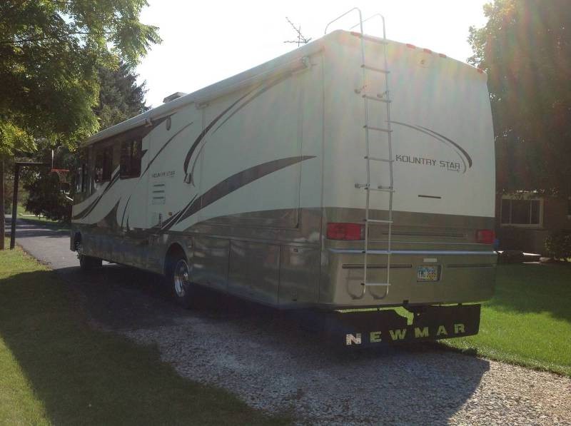 2005 Newmar Kountry Star - 002