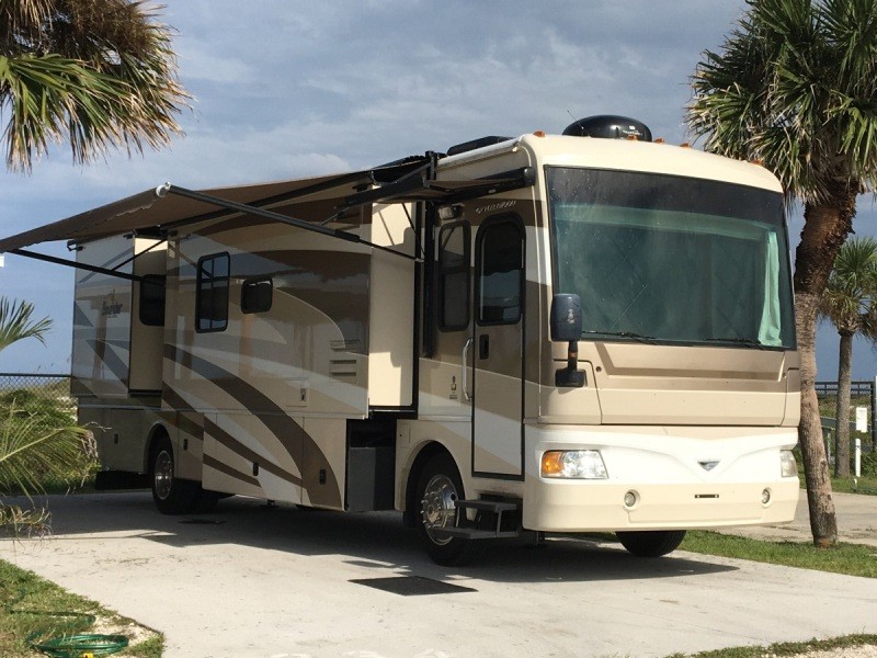 2008 Fleetwood Bounder 38F - 001