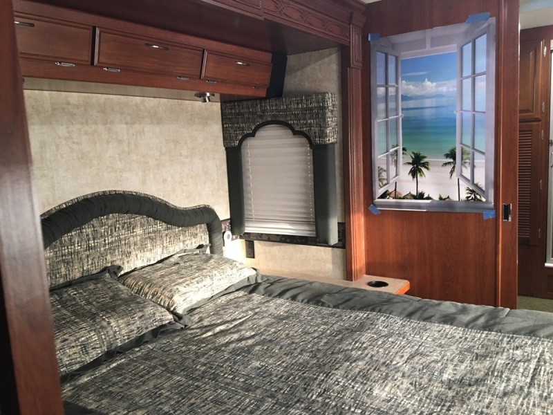 2008 Fleetwood Bounder 38F - 005