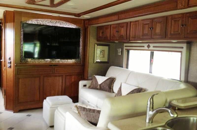 2013 Itasca Ellipse 42GD - 004